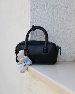 Kadın Siyah Ayıcık Maskotlu Tutma Saplı El & Omuz Çantası Kadın Siyah Ayıcık Maskotlu Tutma Saplı El & Omuz Çantası