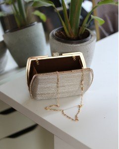 Kadın Gold Çizgi Doku Kristal Taş Detaylı Abiye Çanta Kadın Gold Çizgi Doku Kristal Taş Detaylı Abiye Çanta