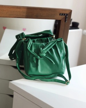 Kadın Çimen Yeşili Fiyonk Askılı Omuz Çantası