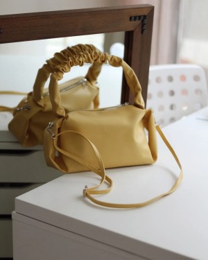  Kadın Sarı Büzgü Saplı Yumuşak Askılı Omuz Çantası