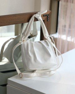 Kadın Beyaz Fiyonk Askılı Omuz Çantası Kadın Beyaz Fiyonk Askılı Omuz Çantası