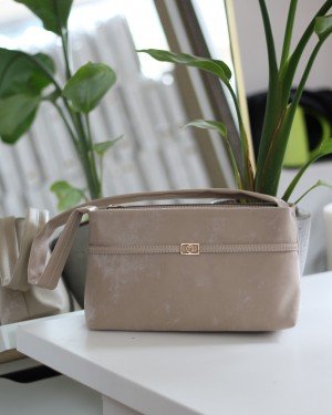 Kadın Krem Yumuşak Doku Eskitme Desenli Omuz Çantası Kadın Krem Yumuşak Doku Eskitme Desenli Omuz Çantası