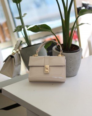 Kadın Krem Rugan Toka Detaylı Zincirli El Omuz Çantası