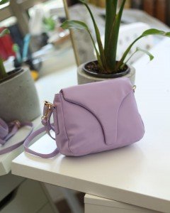 Kadın Lila Pofuduk Form Askılı Omuz Çantası Kadın Lila Pofuduk Form Askılı Omuz Çantası