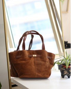 Kadın Camel Süet Gold Toka Detaylı Büyük Boy Omuz Çantası