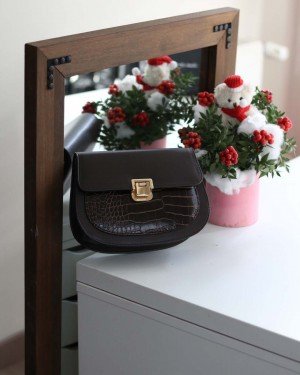 Kadın Acı Kahve Ayarlanabilir Askılı Omuz Çantası Kadın Acı Kahve Ayarlanabilir Askılı Omuz Çantası