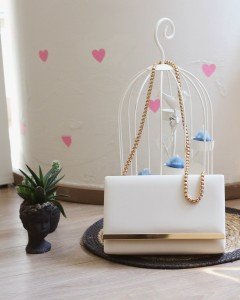 Krem Yumuşak Doku Gold Şerit Kalıp Omuz Çantası Krem Yumuşak Doku Gold Şerit Kalıp Omuz Çantası