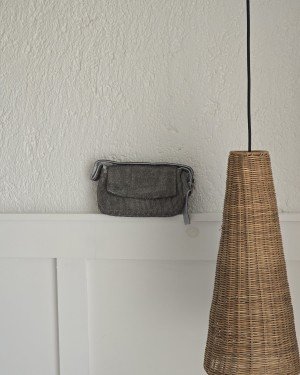 Kadın Platin Toka Detaylı Taş Dokuma Omuz Çantası Kadın Platin Toka Detaylı Taş Dokuma Omuz Çantası