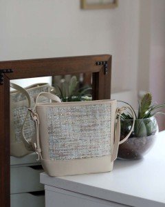 Kadın Krem Tüvit Ayarlanabilir Askılı Omuz Çantası Kadın Krem Tüvit Ayarlanabilir Askılı Omuz Çantası