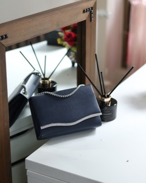 Kadın Lacivert Taş Detaylı Zincirli Omuz Çantası