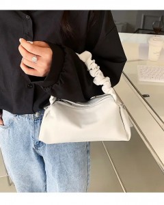 Kadın Krem Büzgü Saplı Yumuşak Askılı Omuz Çantası Kadın Krem Büzgü Saplı Yumuşak Askılı Omuz Çantası