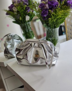  Kadın Silver Gold Aksesuarlı Bohça Form Omuz Çantası