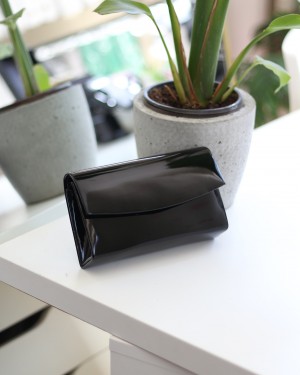 Kadın Rugan Siyah Mini Kutu Omuz Çantası Kadın Rugan Siyah Mini Kutu Omuz Çantası