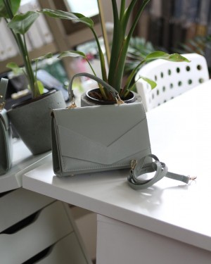 Kadın Mint Zarf Tutma Saplı Omuz Çantası Kadın Mint Zarf Tutma Saplı Omuz Çantası