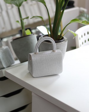 Silver Simli Tutma Saplı Zincir Detaylı Abiye El Çantası