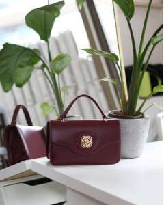 Kadın Bordo Gold Oval Toka Detaylı Yumuşak Deri El Omuz Çantası