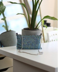 Kadın Mavi Parlak Taş Dokuma Abiye Zincirli Omuz Çantası 