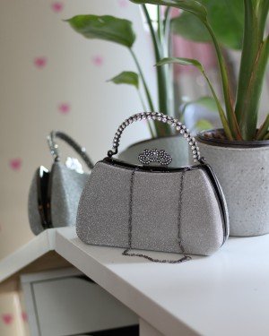 Kadın Platin Kristal Tutma Saplı Abiye El Çantası Kadın Platin Kristal Tutma Saplı Abiye El Çantası