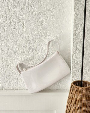 Kadın Beyaz Silikon Fermuarlı Baget Omuz Çantası Kadın Beyaz Silikon Fermuarlı Baget Omuz Çantası