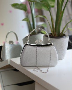 Kadın Silver Kristal Tutma Saplı Abiye El Çantası Kadın Silver Kristal Tutma Saplı Abiye El Çantası