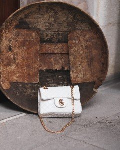 Tivia Kapitone Beyaz Omuz Çantası Tivia Kapitone Beyaz Omuz Çantası