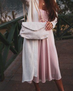 Krem Kırçıllı Peluş Omuz Çantası Krem Kırçıllı Peluş Omuz Çantası