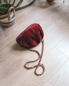 Bordo Peluş Büzgülü Omuz Çantası Bordo Peluş Büzgülü Omuz Çantası