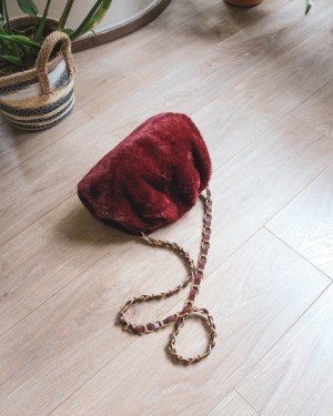 Bordo Peluş Büzgülü Omuz Çantası
