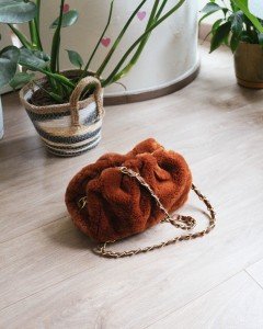 Taba Peluş Büzgülü Omuz Çantası