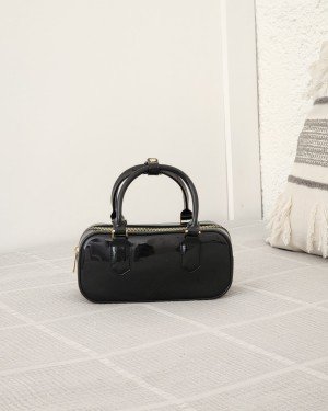 Kadın Siyah Silikon Çift Kulplu Askılı El & Omuz Çantası