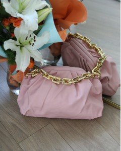 Kadın Pembe Zincir Detaylı El Omuz Çantası Kadın Pembe Zincir Detaylı El Omuz Çantası