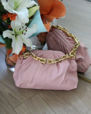 Kadın Pembe Zincir Detaylı El Omuz Çantası Kadın Pembe Zincir Detaylı El Omuz Çantası