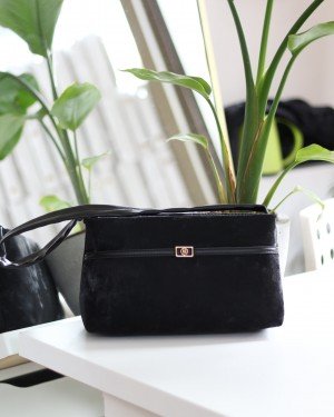 Kadın Siyah Yumuşak Doku Eskitme Desenli Omuz Çantası Kadın Siyah Yumuşak Doku Eskitme Desenli Omuz Çantası