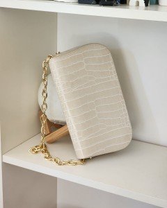 Krem Kroko Zincir Askılı Omuz Çantası Krem Kroko Zincir Askılı Omuz Çantası
