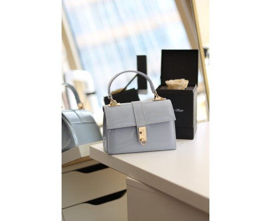 Kadın Bebe Mavi Rugan Toka Detaylı Zincirli El Omuz Çantası Kadın Bebe Mavi Rugan Toka Detaylı Zincirli El Omuz Çantası