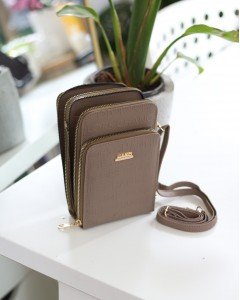 Kadın Vizon Kabartma Doku 3 Gözlü Kartlık Detaylı Telefon Çantası Kadın Vizon Kabartma Doku 3 Gözlü Kartlık Detaylı Telefon Çantası