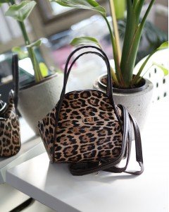 Kadın Leopar Çift Saplı Askılı Omuz Çantası Kadın Leopar Çift Saplı Askılı Omuz Çantası