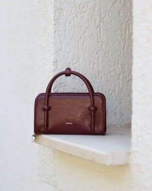 Kadın Bordo Eskitme Dokulu Maskot Detaylı El ve Omuz Çantası Kadın Bordo Eskitme Dokulu Maskot Detaylı El ve Omuz Çantası