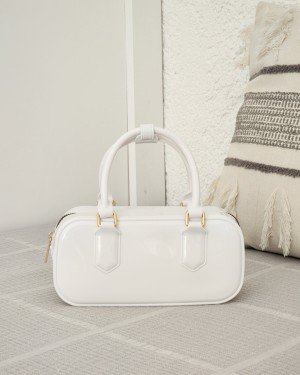 Kadın Beyaz Silikon Çift Kulplu Askılı El & Omuz Çantası Kadın Beyaz Silikon Çift Kulplu Askılı El & Omuz Çantası