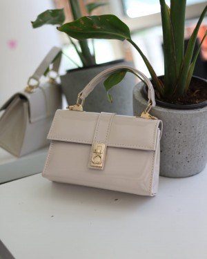 Kadın Krem Rugan Toka Detaylı Zincirli El Omuz Çantası Kadın Krem Rugan Toka Detaylı Zincirli El Omuz Çantası