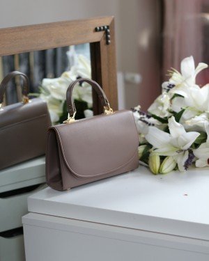 Kadın Vizon Oval Kapak Detaylı Askılı Omuz Çantası