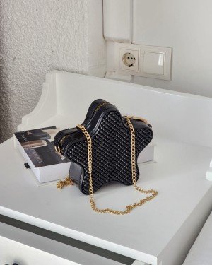 Kadın Siyah Silikon Yıldız Formlu Zincir Detaylı Çapraz Çanta