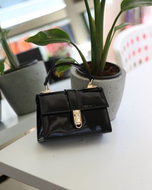 Kadın Siyah Rugan Toka Detaylı Zincirli El Omuz Çantası